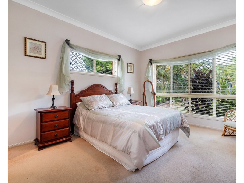 7 Robert Court, Redland Bay QLD 4165