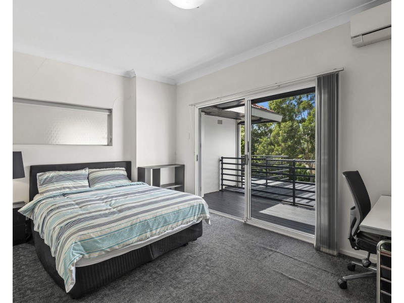 69A The Esplanade Street, St Lucia QLD 4067