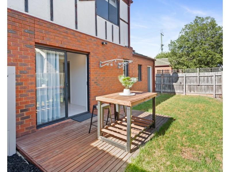 2/262 Melrose Drive, Tullamarine VIC 3043