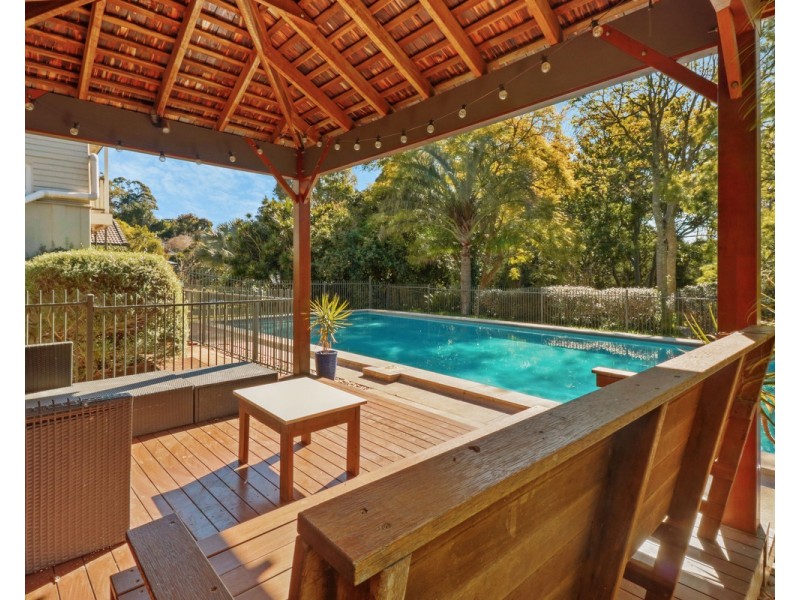 5 Swenson, Mount Lofty QLD 4350