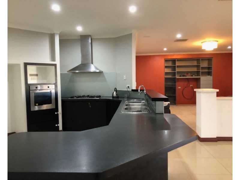 134 Amherst Road, Canning Vale WA 6155