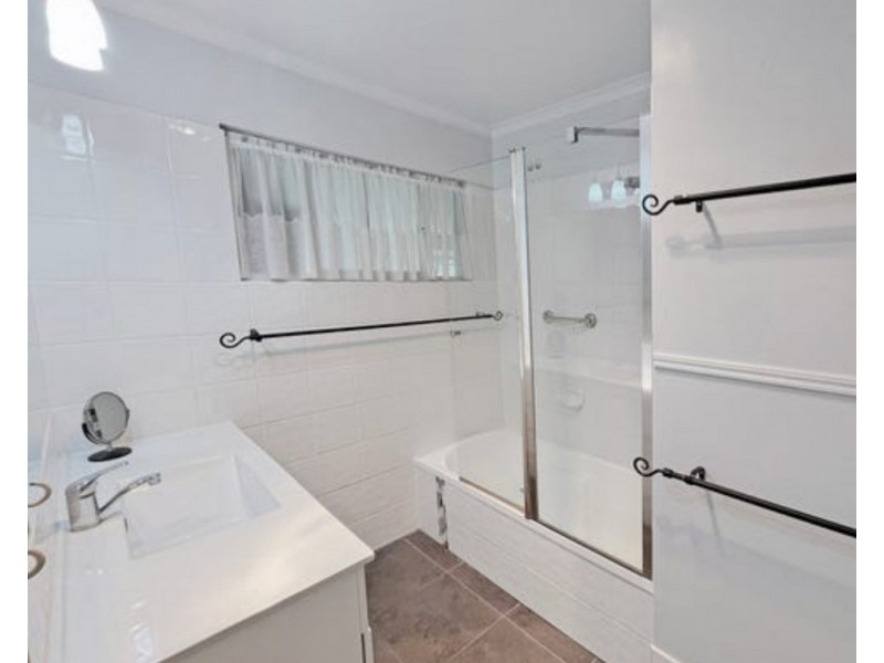 8 Thompson Road, Ross Creek QLD 4570
