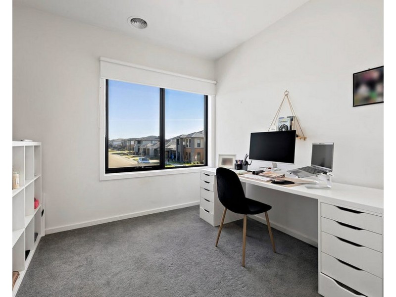 6 Spotted Gum Close, Clyde VIC 3978