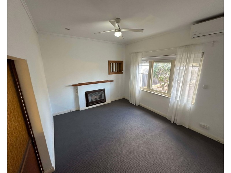 19 Morely Road, Seaton SA 5023