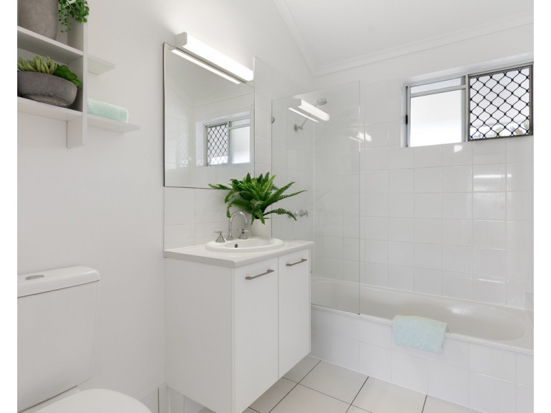 2/17 Margit Street, Sunrise Beach QLD 4567