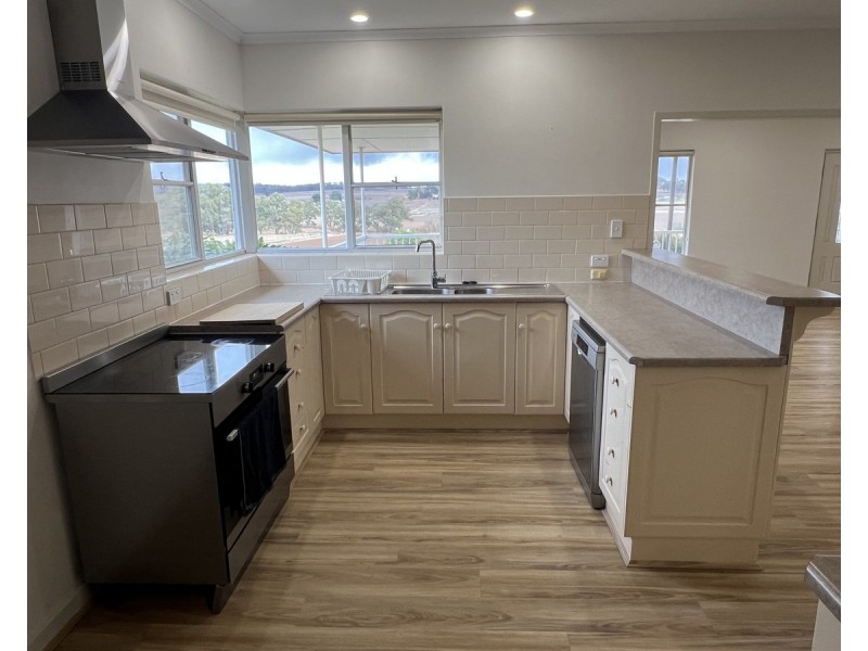 50 Roach Road, Stanley Flat SA 5453