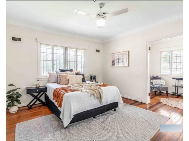 207 CHATSWORTH Road, Coorparoo QLD 4151