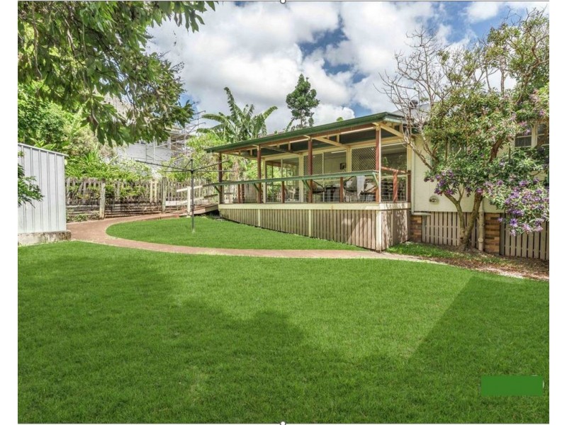207 CHATSWORTH Road, Coorparoo QLD 4151