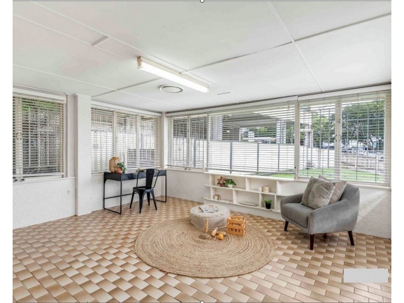 207 CHATSWORTH Road, Coorparoo QLD 4151
