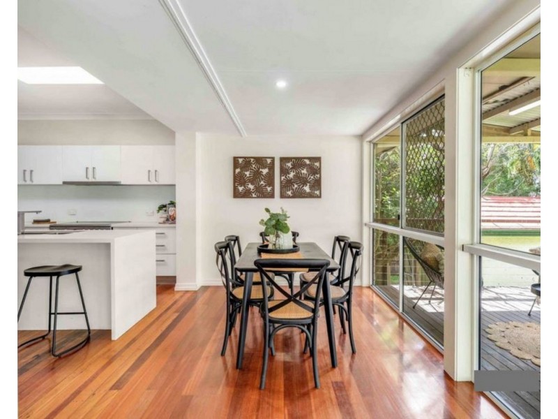 207 CHATSWORTH Road, Coorparoo QLD 4151