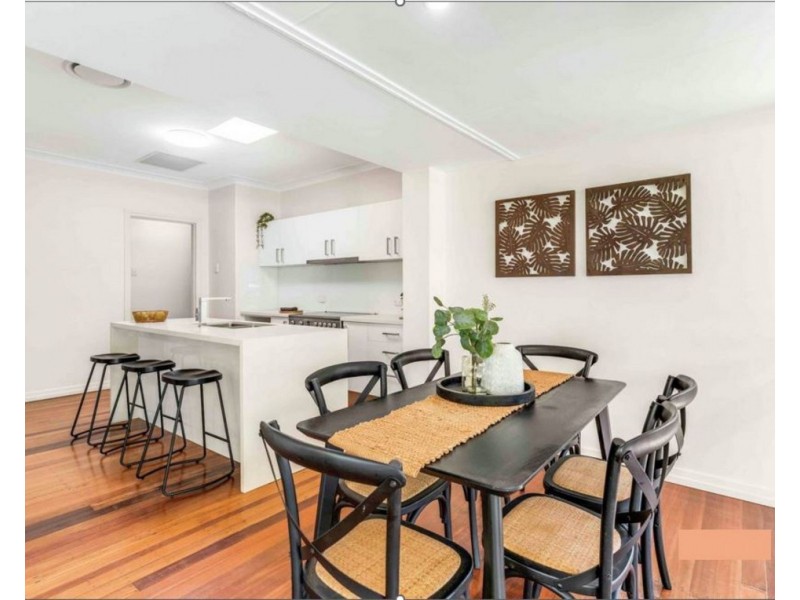 207 CHATSWORTH Road, Coorparoo QLD 4151