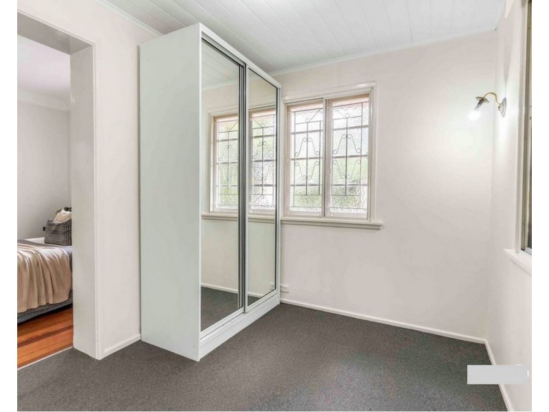 207 CHATSWORTH Road, Coorparoo QLD 4151