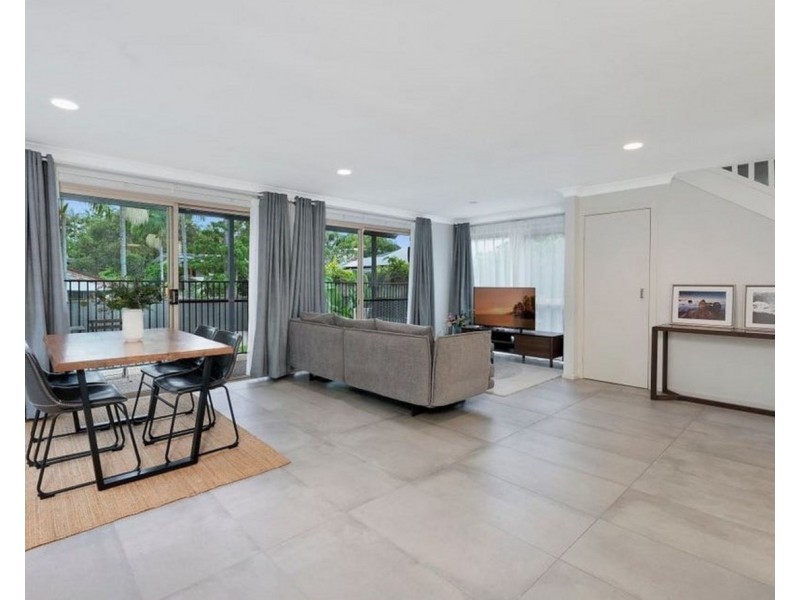 38 Dandar Drive, Southport QLD 4215