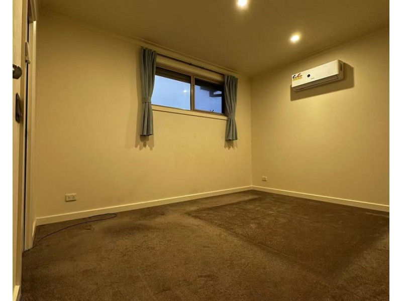 18 Adelaide Street, Mckinnon VIC 3204