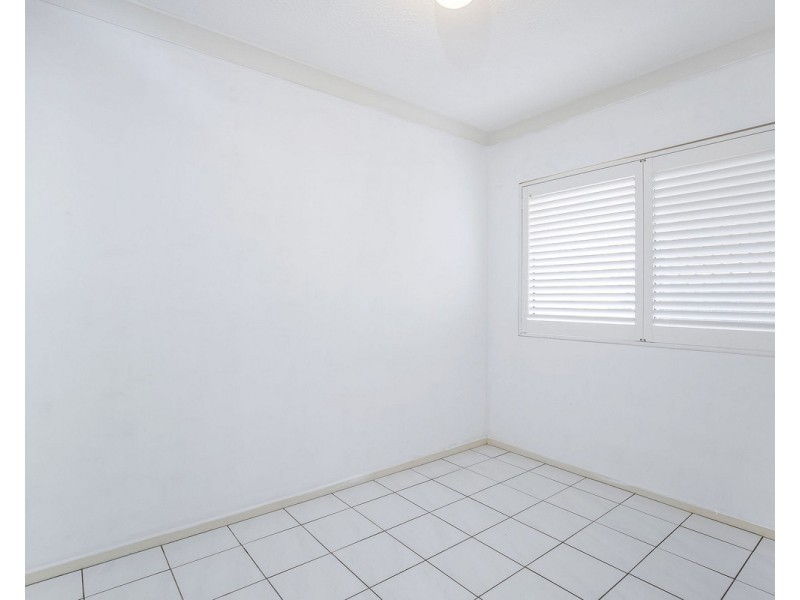 1/496 Marine Parade, Biggera Waters QLD 4216