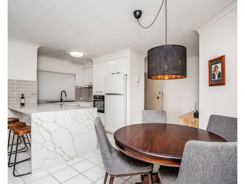 1/496 Marine Parade, Biggera Waters QLD 4216