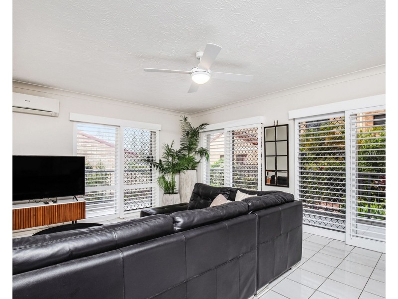 1/496 Marine Parade, Biggera Waters QLD 4216