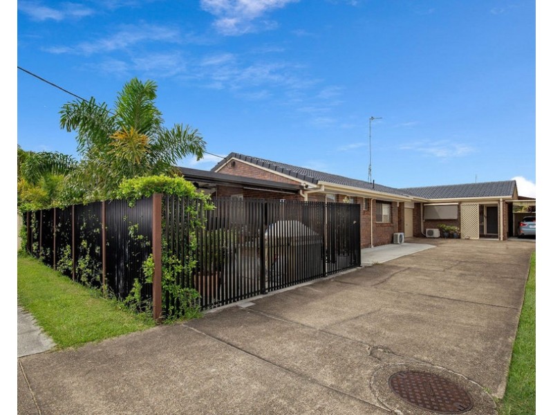 1/140 Whiting Street, Labrador QLD 4215