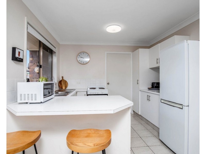 1/140 Whiting Street, Labrador QLD 4215