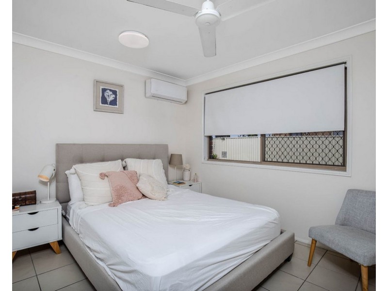 1/140 Whiting Street, Labrador QLD 4215