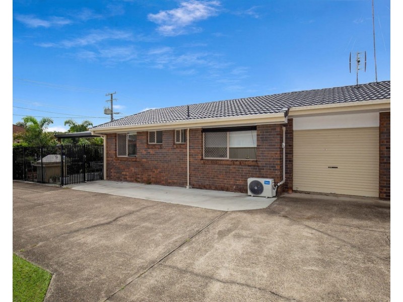 1/140 Whiting Street, Labrador QLD 4215