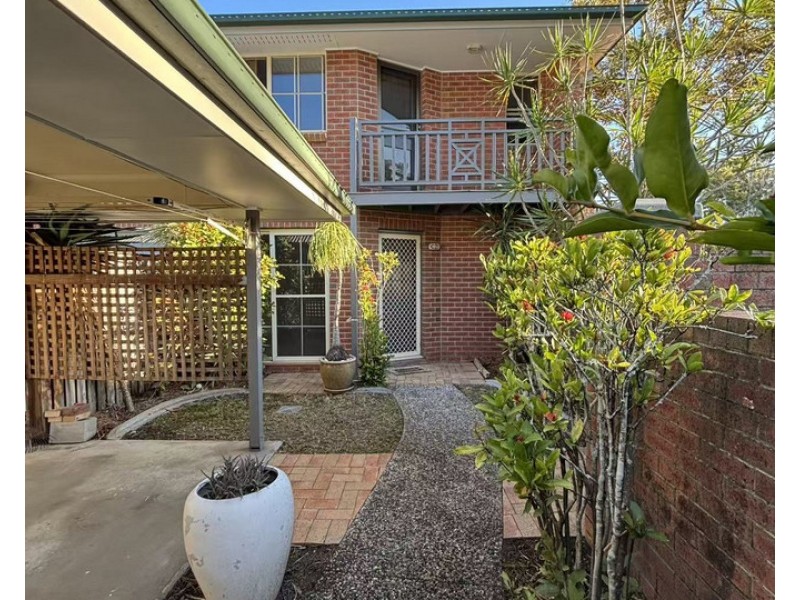 28/18 Tallebudgera Creek Road, Burleigh Heads QLD 4220