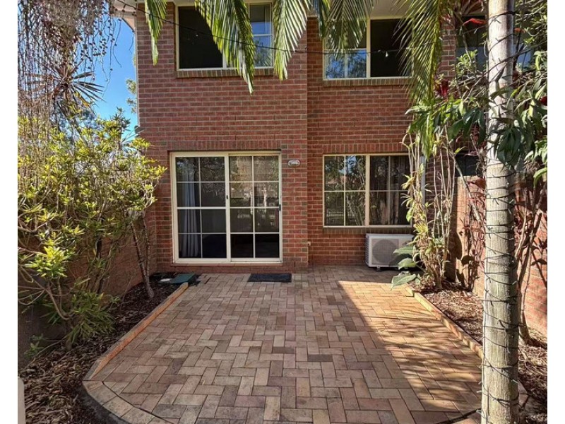 28/18 Tallebudgera Creek Road, Burleigh Heads QLD 4220