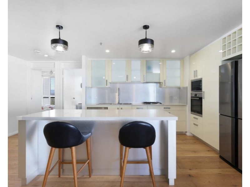 275/105 Scarborough Street, Southport QLD 4215