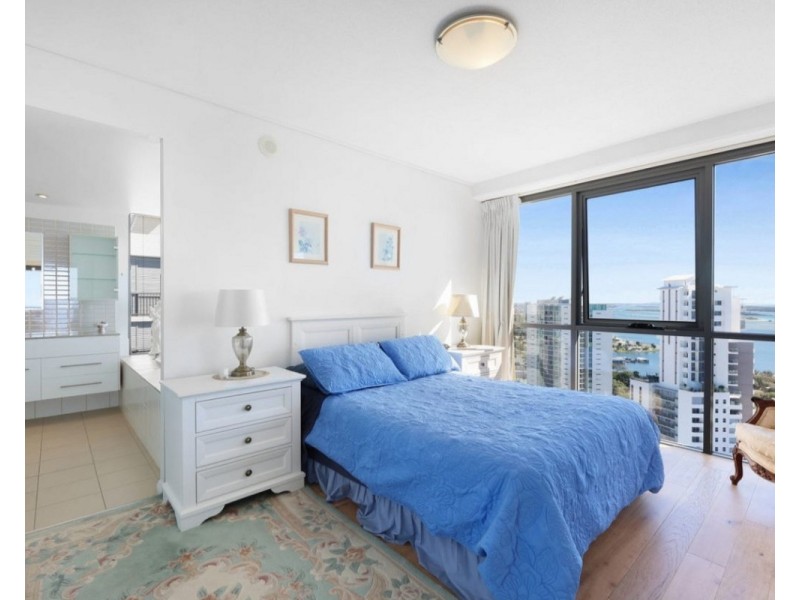 275/105 Scarborough Street, Southport QLD 4215