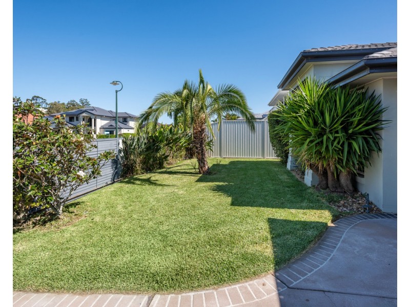 17 Highcrest Court, Molendinar QLD 4214