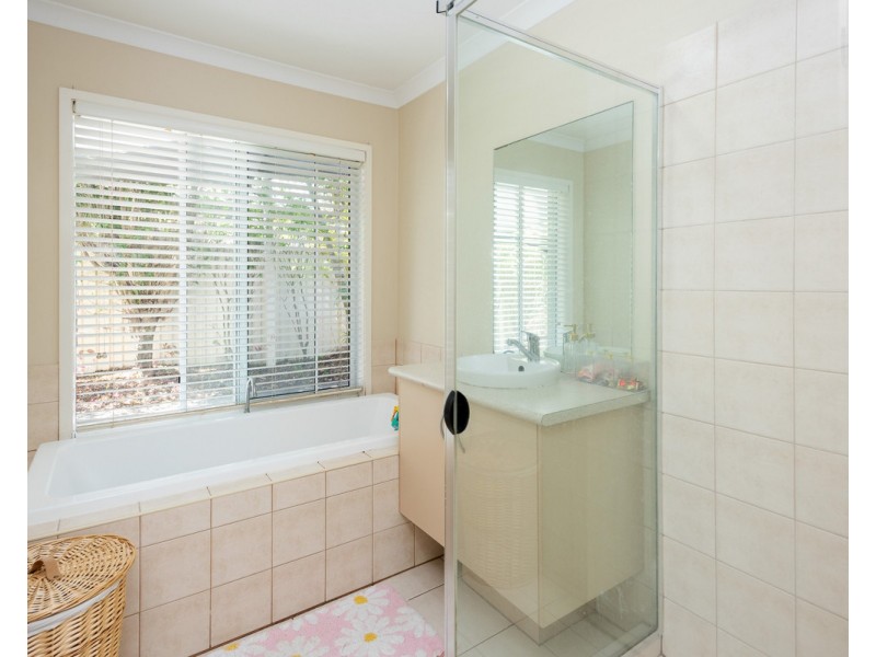 17 Highcrest Court, Molendinar QLD 4214
