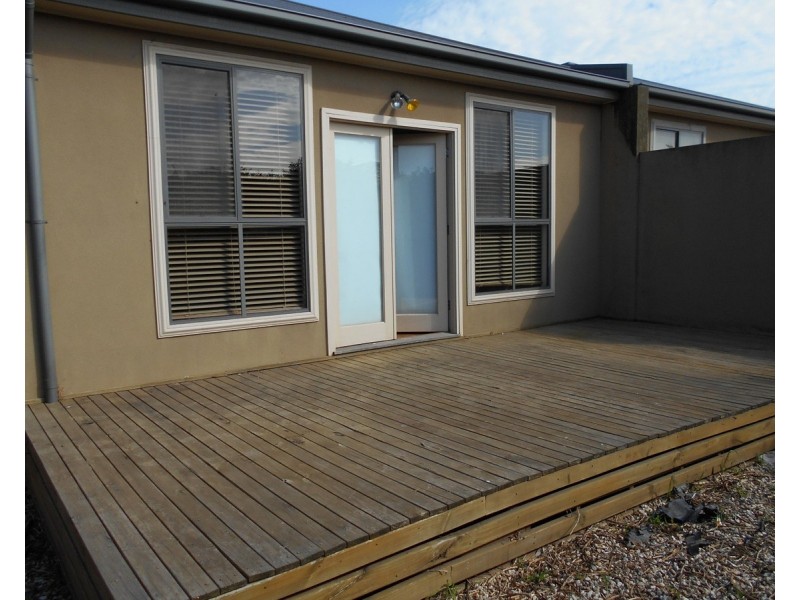a/11 Woods Street, Laverton VIC 3028