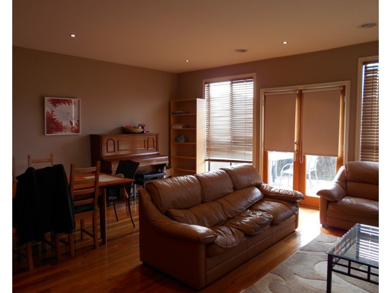 a/11 Woods Street, Laverton VIC 3028