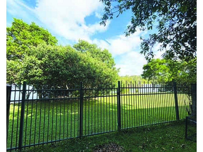 37/18 Tallebudgera Creek Road, Burleigh Heads QLD 4220