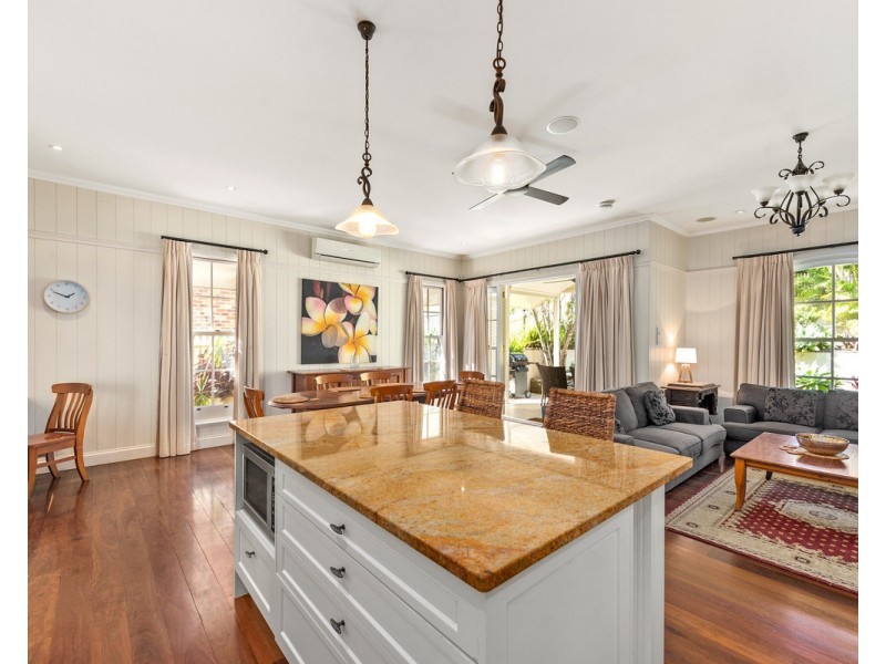 17 Wooloowin Avenue, Wooloowin QLD 4030