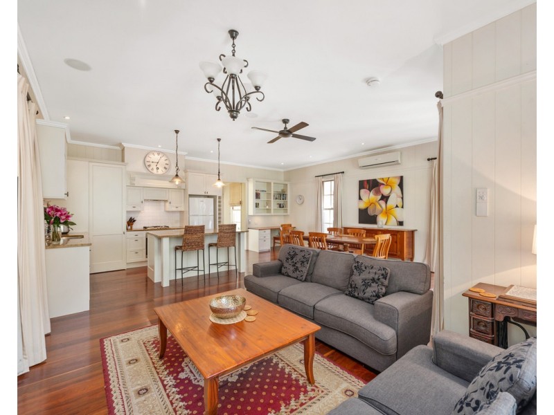 17 Wooloowin Avenue, Wooloowin QLD 4030