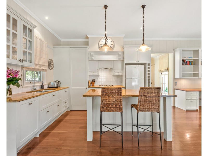 17 Wooloowin Avenue, Wooloowin QLD 4030