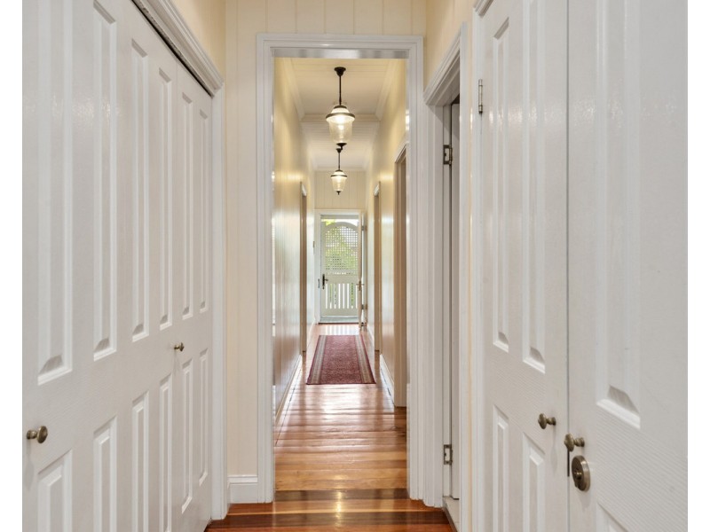 17 Wooloowin Avenue, Wooloowin QLD 4030