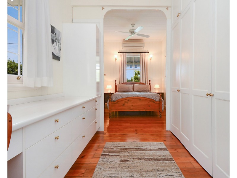 17 Wooloowin Avenue, Wooloowin QLD 4030