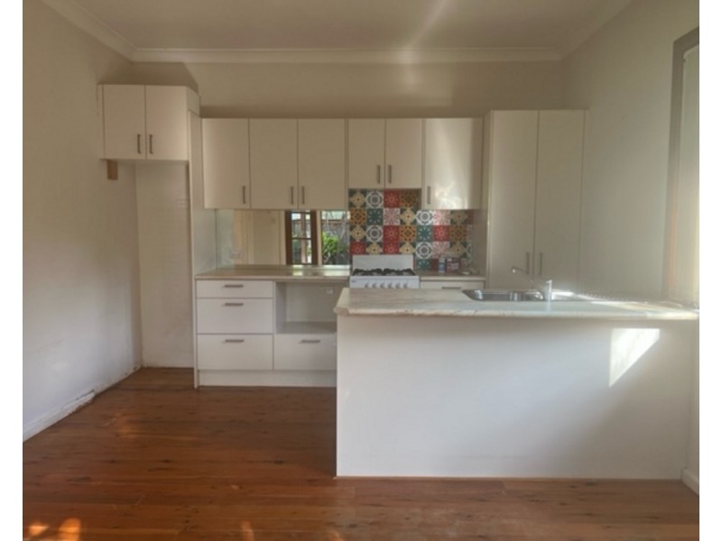 1A/1 Travers Road, Curl Curl NSW 2096