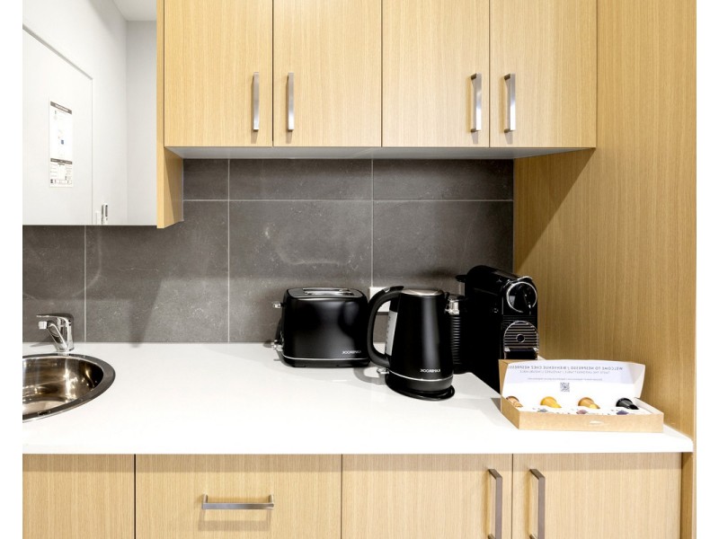 1 / 6 Medika Street, Runaway Bay QLD 4216