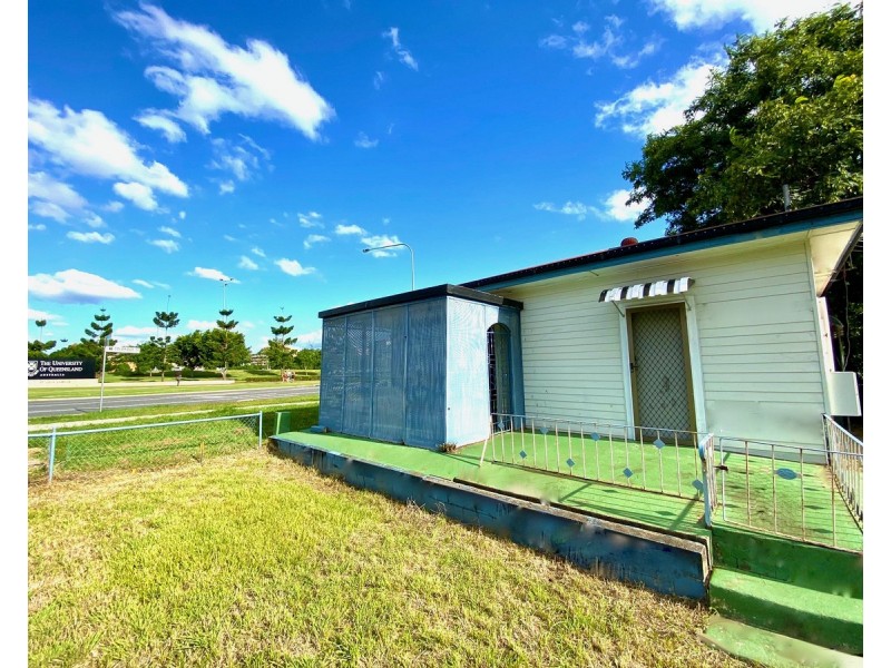 247 Sir Fred Schonell Drive, St Lucia QLD 4067