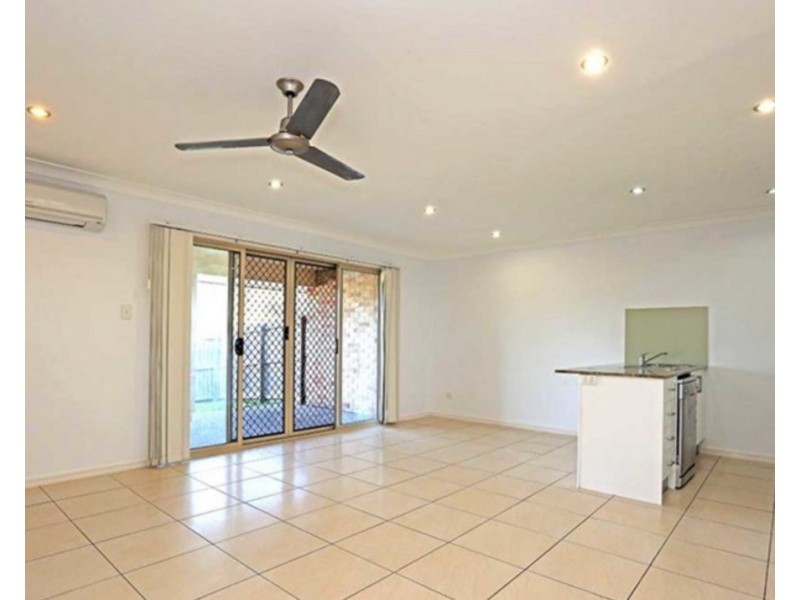 1 & 2/11 Acemia Drive Acemia Drive, Morayfield QLD 4506