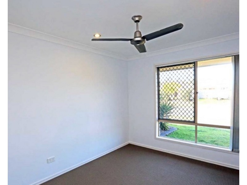 1 & 2/11 Acemia Drive Acemia Drive, Morayfield QLD 4506