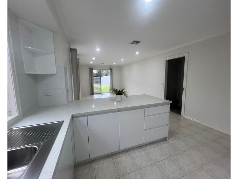 3/6 Warren Court, Altona Meadows VIC 3028