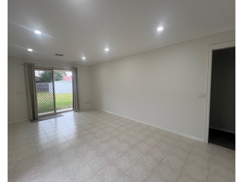 3/6 Warren Court, Altona Meadows VIC 3028