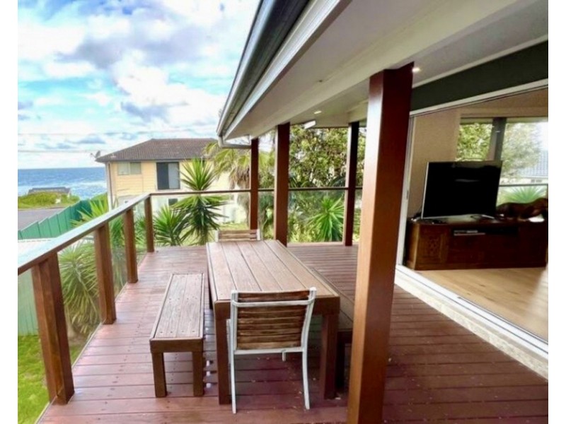 1 Boos Road, Forresters Beach NSW 2260