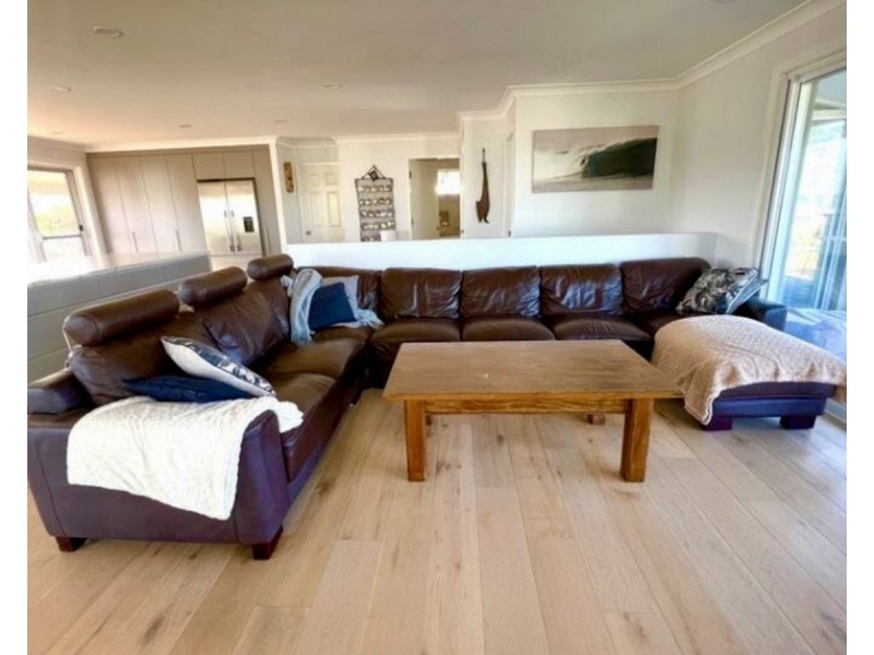 1 Boos Road, Forresters Beach NSW 2260