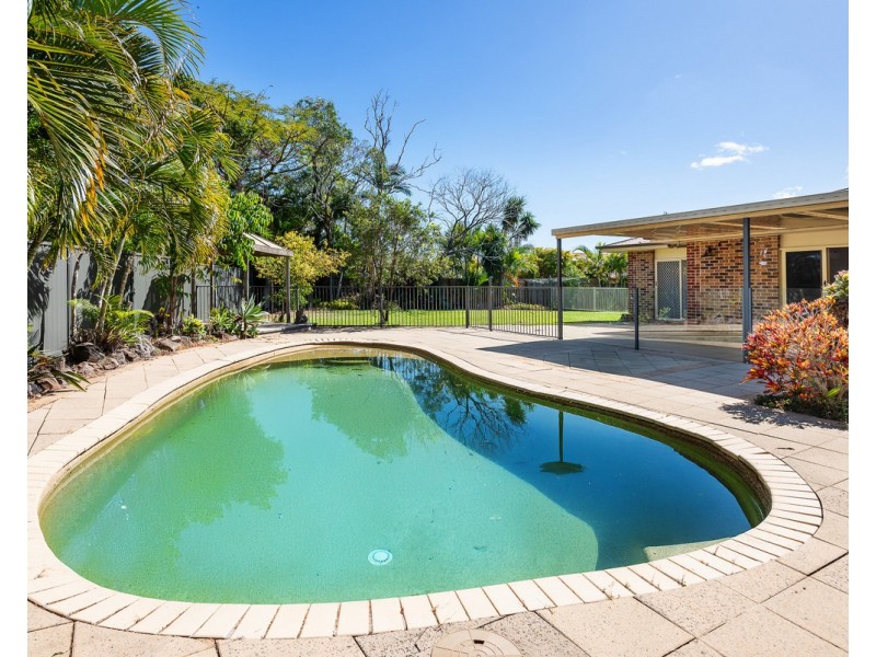 18 Suncrest Court, Parkwood QLD 4214