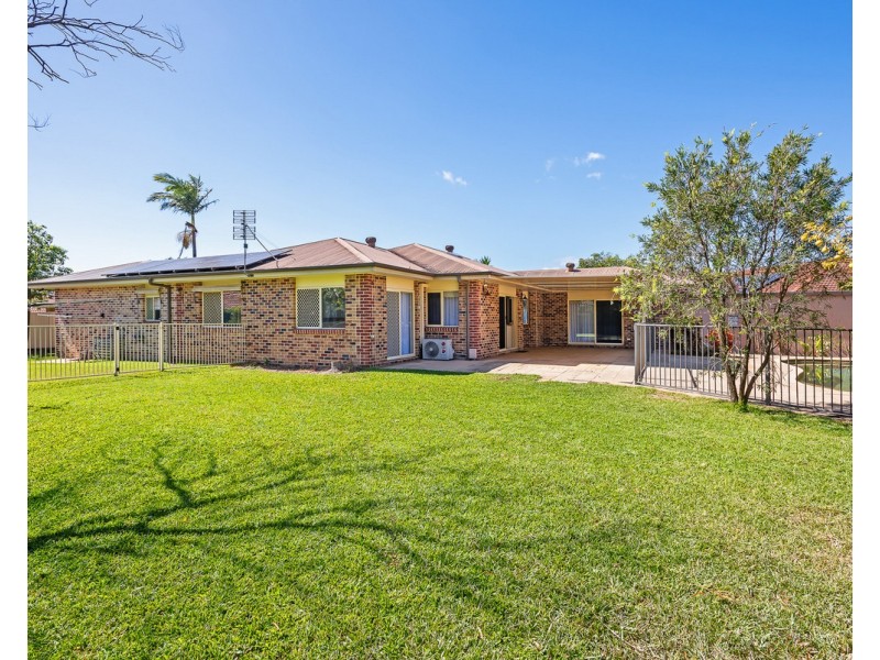 18 Suncrest Court, Parkwood QLD 4214